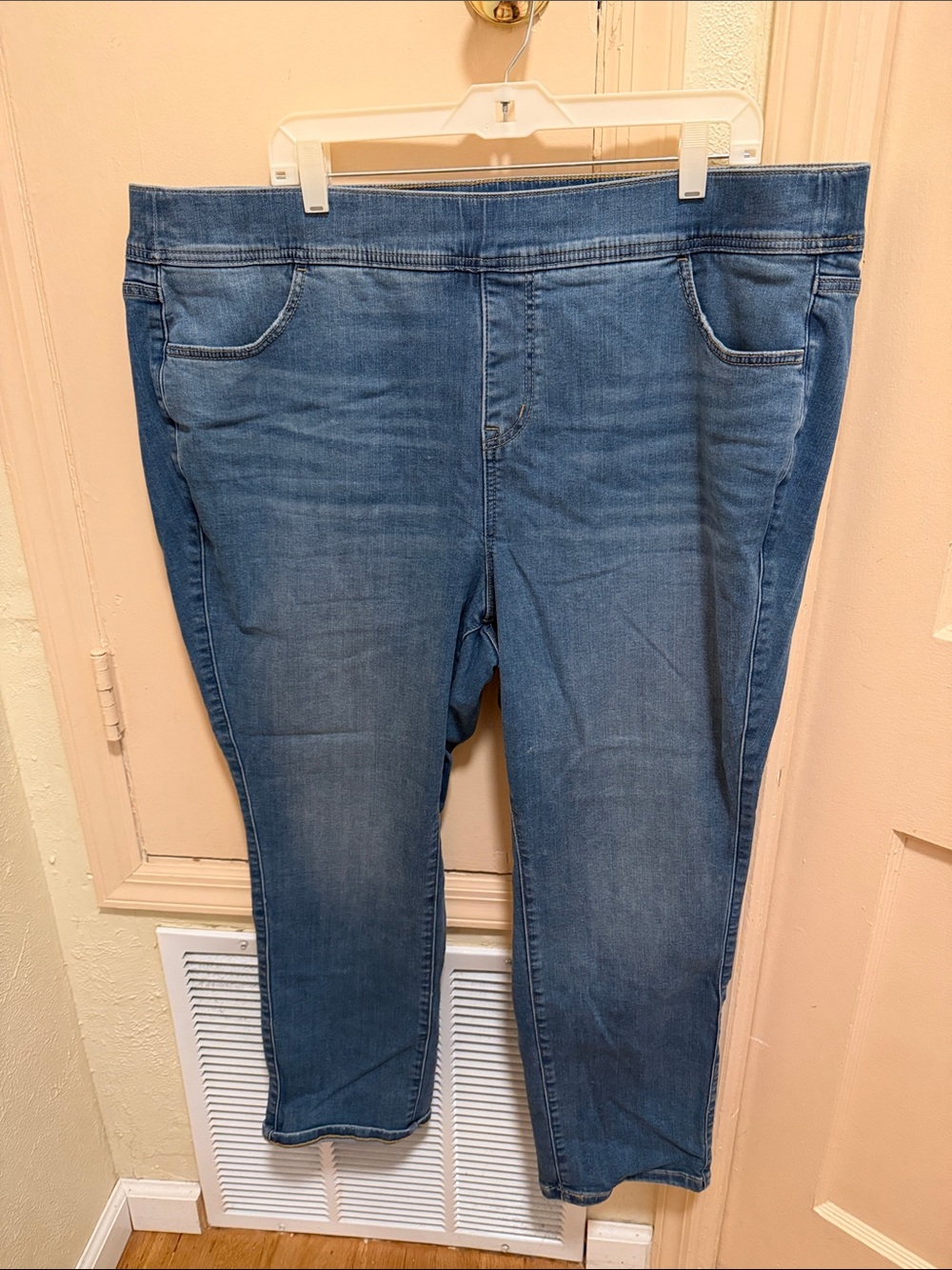 torrid Lean Jean Blue Straight-Leg Stretch Jeans in size 3S